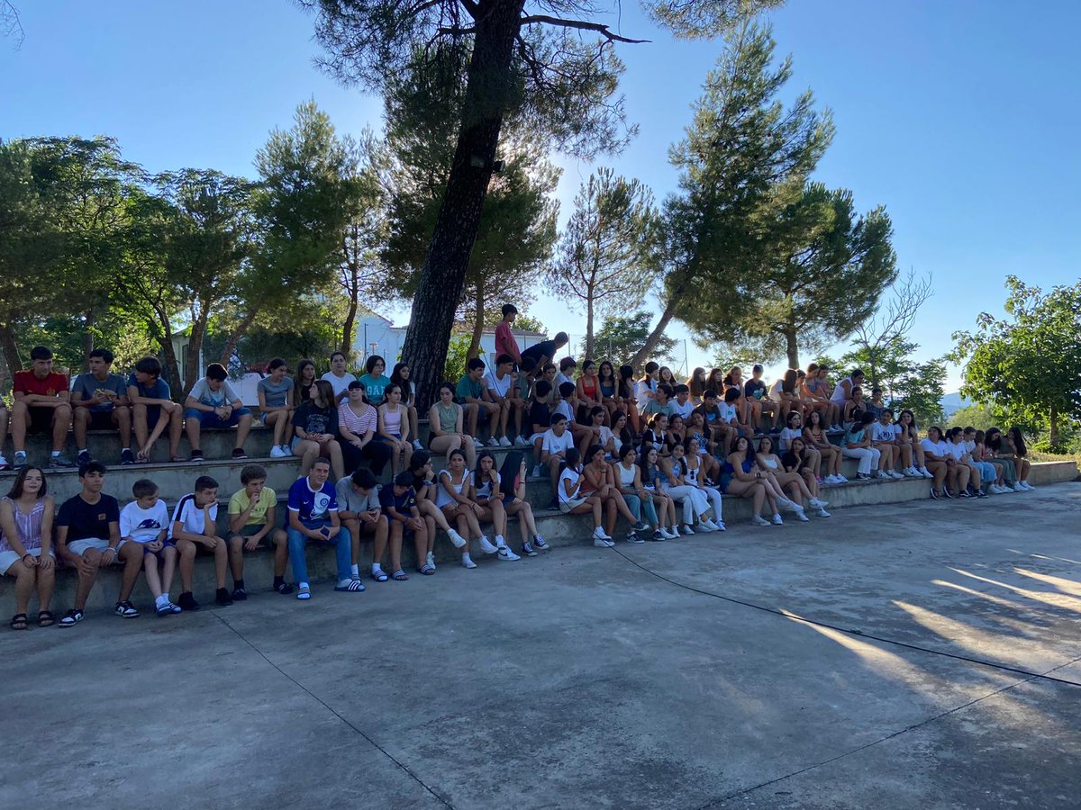 FundSpinola's tweet photo. ¡🌞Arranca el #VeranoSpínola! 

Y con él, momentos memorables y vivencias inolvidables que nuestros niños y jóvenes nunca olvidarán. Ayer les tocó a los campamentos de Secundaria de Sanlúcar La Mayor (Sevilla), El Centenillo (Jaén) y Corteconcepción (Huelva). https://t.co/LL0sGX8w1p