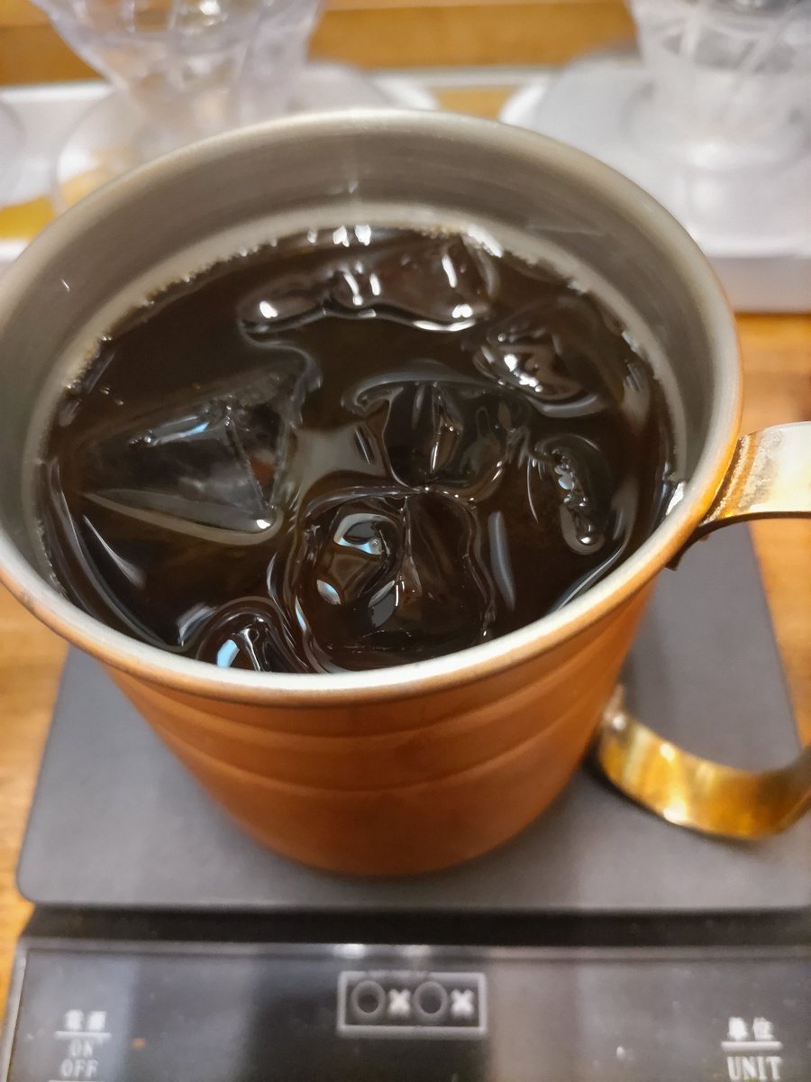 otenkicoffee's tweet photo. 今日は地元フリーペーパー
#ただいま の取材がありました。7/24発行です。
今回は南アルプス市内の4軒の #自家焙煎珈琲店 の #アイスコーヒー とフードの特集だそうです。
当店は夏のイチオシ #氷出しコーヒー
をアピール!
スタッフさんらと和気あいあい楽しい取材になりました。#parupi https://t.co/j1gZ1rsmmA