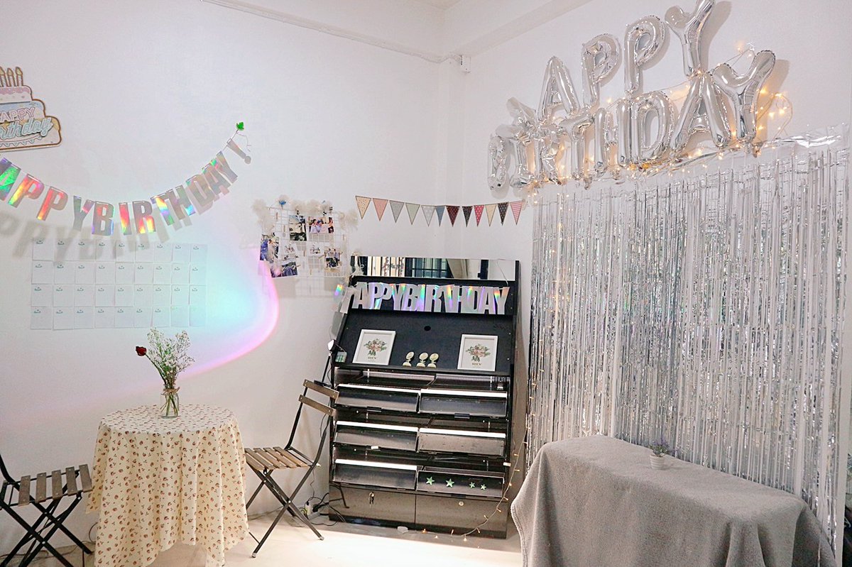 haneulkorean's tweet photo. HaneulKorean คัมแบคกับโฉมใหม่สุดคิ้วท์ บรรยากาศเหมาะแก่การนั่งชิวเม้ามอยสายติ่งมากค้า💖✨

ใครคิดถึงกันรีบมาหาได้น้าร้านเปิดทุกวัน10:00-19:30 มุมถ่ายรูปมาเต็ม! ที่สำคัญร้านอยู่ใจกลางเมืองเชียงใหม่เดินทางสะดวก  บอกเลยร้านโฮมใหม่เกาหลีเวอร์นึกว่าอยู่กรุงโซล 
 #คาเฟ่ติ่งเชียงใหม่ https://t.co/jz6bKz5sYK
