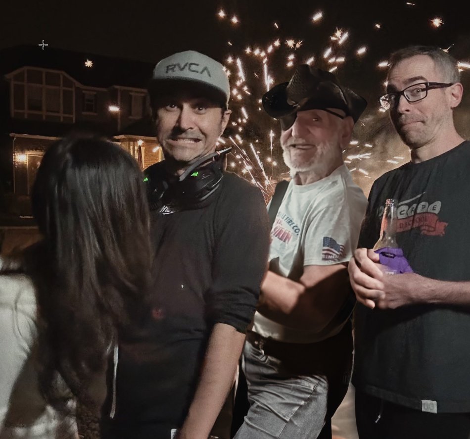 Mickapouel tweet media