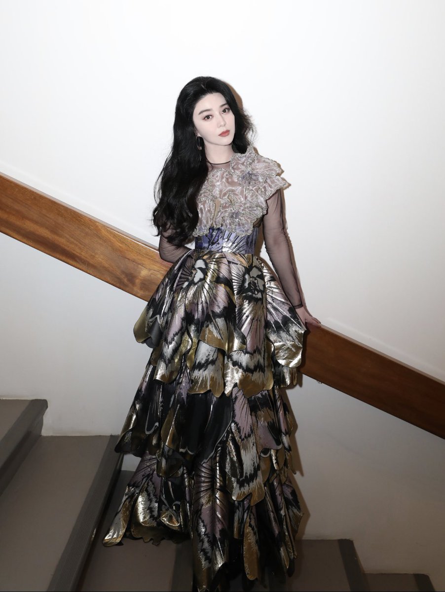fbb_pics's tweet photo. Fan Bingbing attends ArdAzAei Couture FW2023 show at Paris Fashion Week.
#范冰冰 #FanBingbing #ArdAzAei #ParisFashionWeek
https://t.co/rECrIO6zZq https://t.co/UUV7m7CEPr