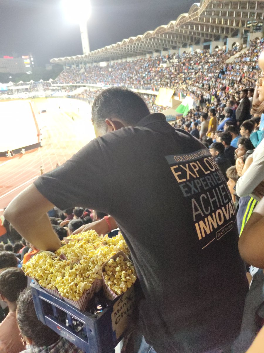 Layoffs are real. 
Saw this guy selling popcorn in the #INDvsKUW yesterday. 

@2harsh_ @peakbengaluru