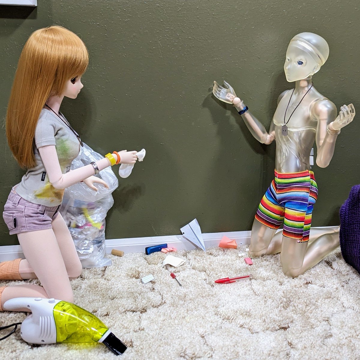 rc2agog's tweet photo. "Nope, I'm 'a Robot'"🤷🏽‍♀️/ "Yeah, those make the strongest water balloons!" "Oh, Kitsu!" #Mirai #Fortoo #Kitsu #SmartDoll #BJD #actionfigure #android #waterballoons #supersoaker #waterpistol #summerfun #summer #balljointeddolls #MiraiRobotics #MiraiPNW #dollphotography #sliceoflife https://t.co/zVSbBxn14K