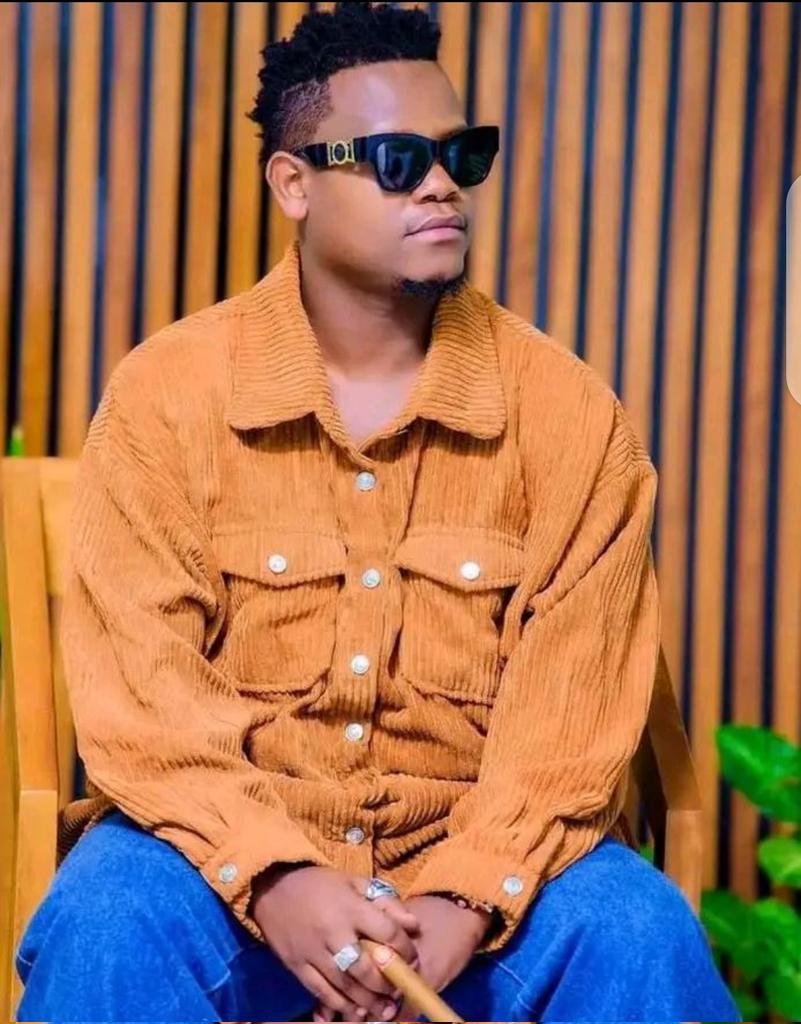 djpatrickark's tweet photo. Buriya kariya Niko kabando kiminsi bavuga afite 🥺✌️🤣🤸🤸😎 https://t.co/QrqcqYXVZH