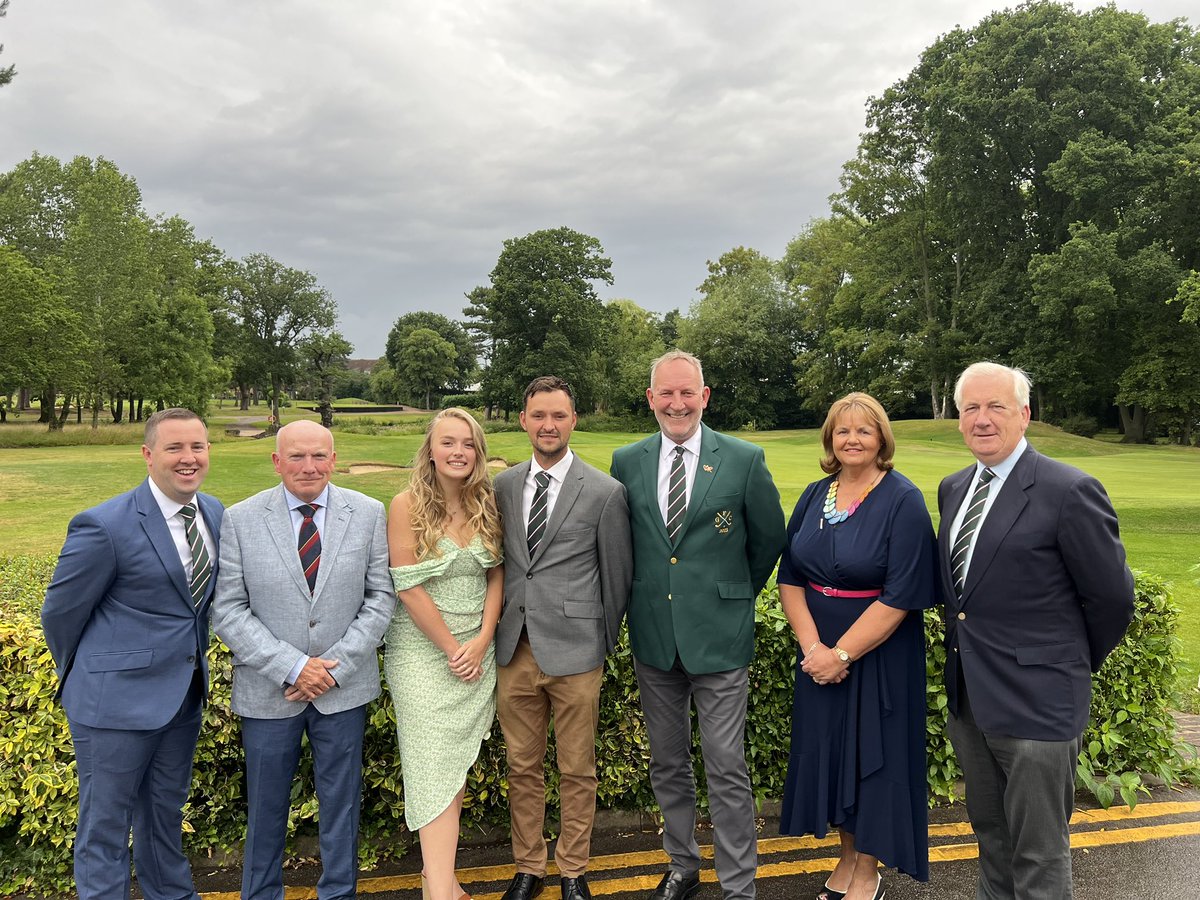 FulwellGC's tweet photo. An enjoyable dinner last night to officially welcome James Johnson as Head Professional at Fulwell. Head Chef, Keith Williams, produced an amazing meal to mark the occasion #welcome #headprofessional #dinner #officials #finedine #fulwell https://t.co/T2KXw44Hpi