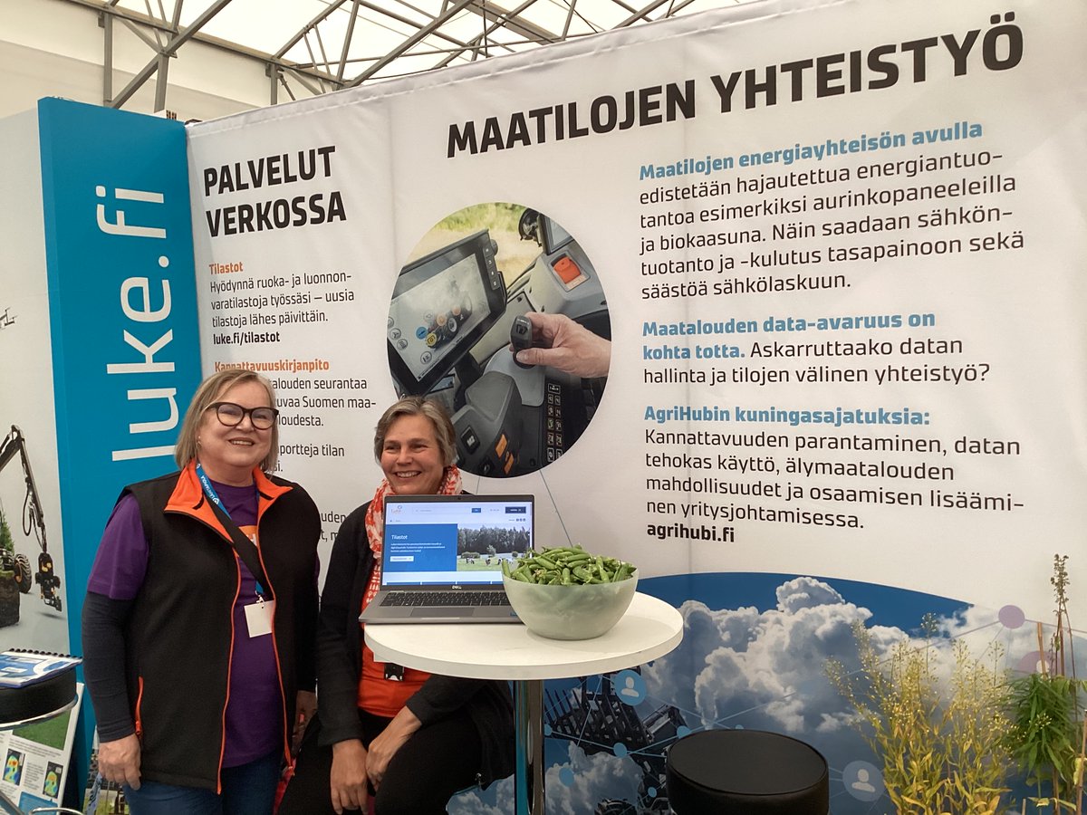 Luken OKRA-messuosasto valmiina vastaamaan kysymyksiin ruoka- ja luonnonvaratilastoista ja maatilayritysten osaamisverkostojen AgriHubista. Tervetuloa F-halliin osastolle 62! 
luke.fi/okra202