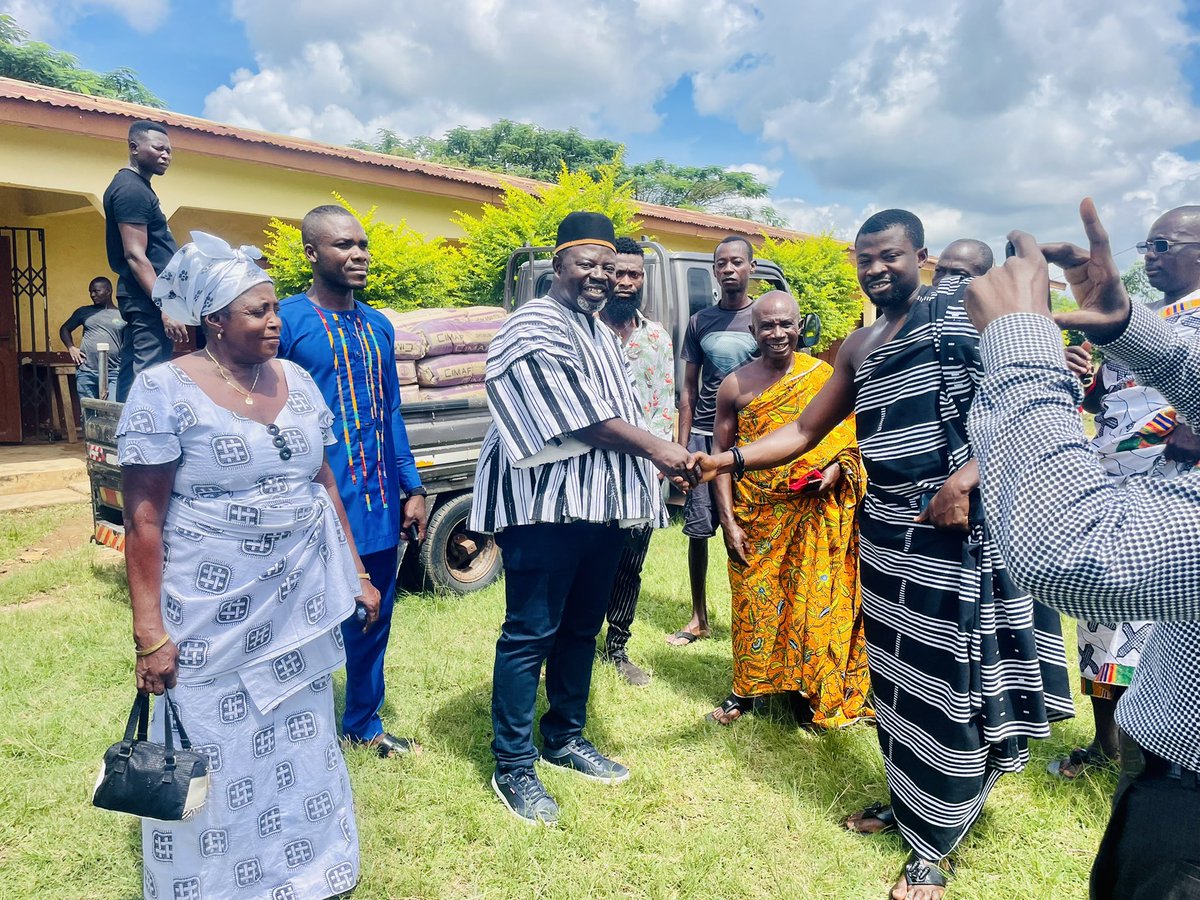 JohnOFrimpong's tweet photo. On Monday, 4th July 2023, I donated 100 bags of cement to the Chiefs and People of Noyem in the Abirem Constituency. https://t.co/mpXgU3Zdvc