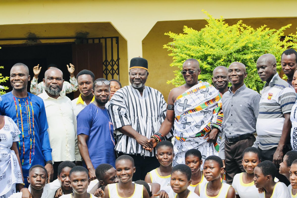 JohnOFrimpong's tweet photo. On Monday, 4th July 2023, I donated 100 bags of cement to the Chiefs and People of Noyem in the Abirem Constituency. https://t.co/mpXgU3Zdvc