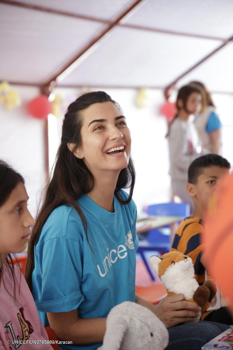 unicefturk's tweet photo. Doğum günün kutlu olsun Tuba! @TubaBustun 

#HerÇocukİçin çalışmalarımızı desteklediğin için TEŞEKKÜR ederiz! 💙 https://t.co/v6EQaXOsCP