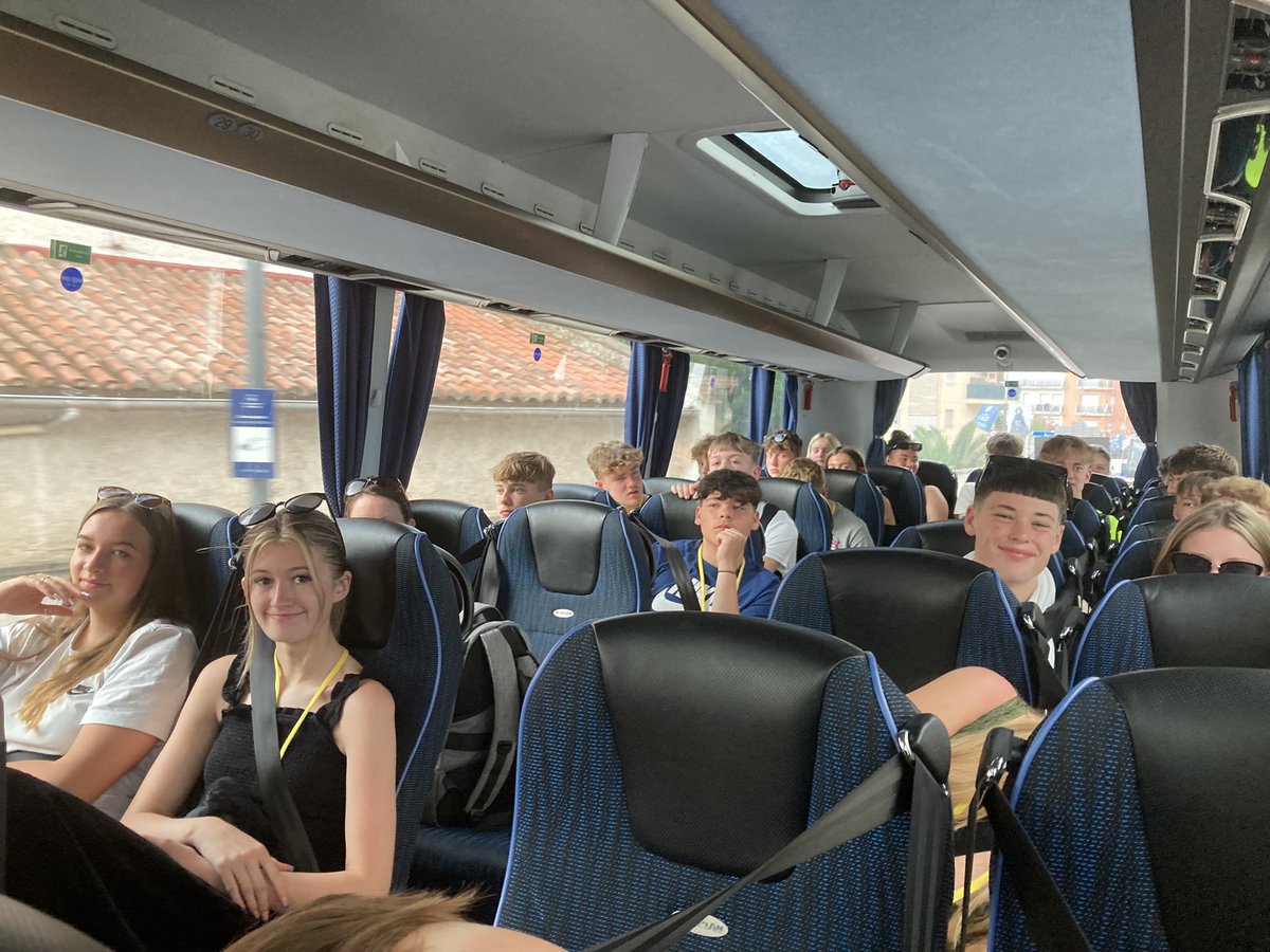 SWHSPE's tweet photo. We are up and out already today! Heading down to the beach for some kayaking 🏖️☀️ https://t.co/QgB7VGrEWA
