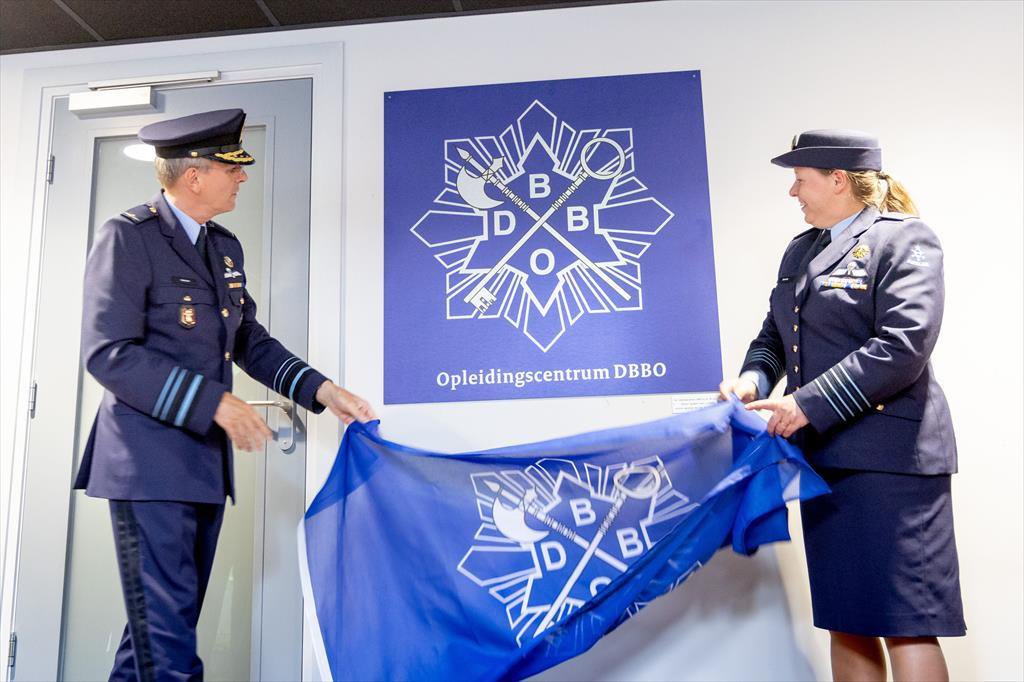 LtGenbdVerbeek's tweet photo. De @Defensie Bewakings- en Beveiligingsorganisatie #DBBO heeft een nieuw opleidingscentrum in Schaarsbergen waar o.a. de basis- en functieopleidingen worden gegeven als ook de in company MBO2- en MBO3-beveiliging opleidingen. https://t.co/cXAcMdAlG6