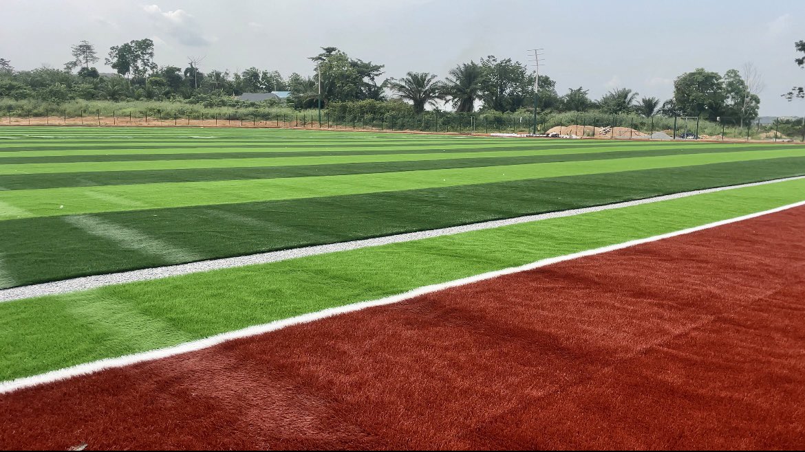 JohnOFrimpong's tweet photo. Later in the day, I went to inspect the newly constructed Astroturf Park which is ready for commissioning at New Abirem. Thanks to Ghana Gas Company (Sponsor) https://t.co/mEaLonsaQ1