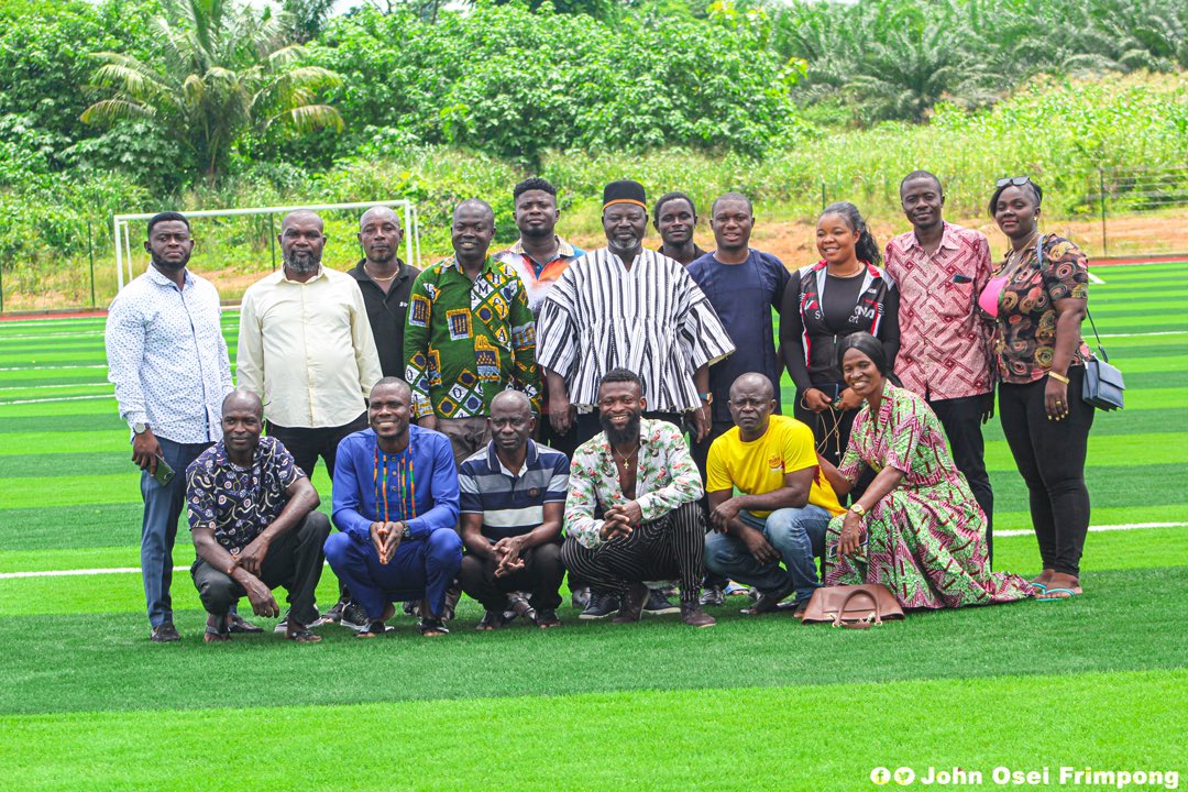 JohnOFrimpong's tweet photo. Later in the day, I went to inspect the newly constructed Astroturf Park which is ready for commissioning at New Abirem. Thanks to Ghana Gas Company (Sponsor) https://t.co/mEaLonsaQ1