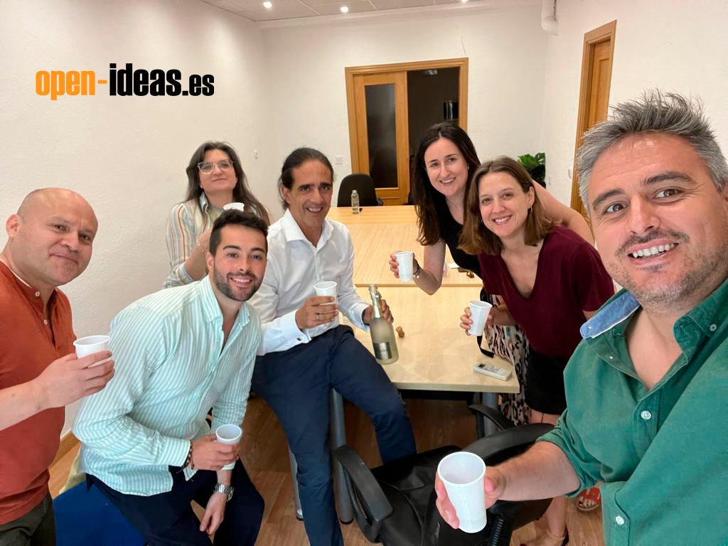 TheOpenIdeas's tweet photo. La colaboración, el buen ambiente, la comodidad y confortabilidad del entorno de trabajo, es vital para fomentar a motivación
Convivir, compartir y conciliar tienen el + como resultado final
#OpenTeam reinaugura oficinas por reforma
Citius, altius, fortius. Communis https://t.co/6oaRpZ8COK