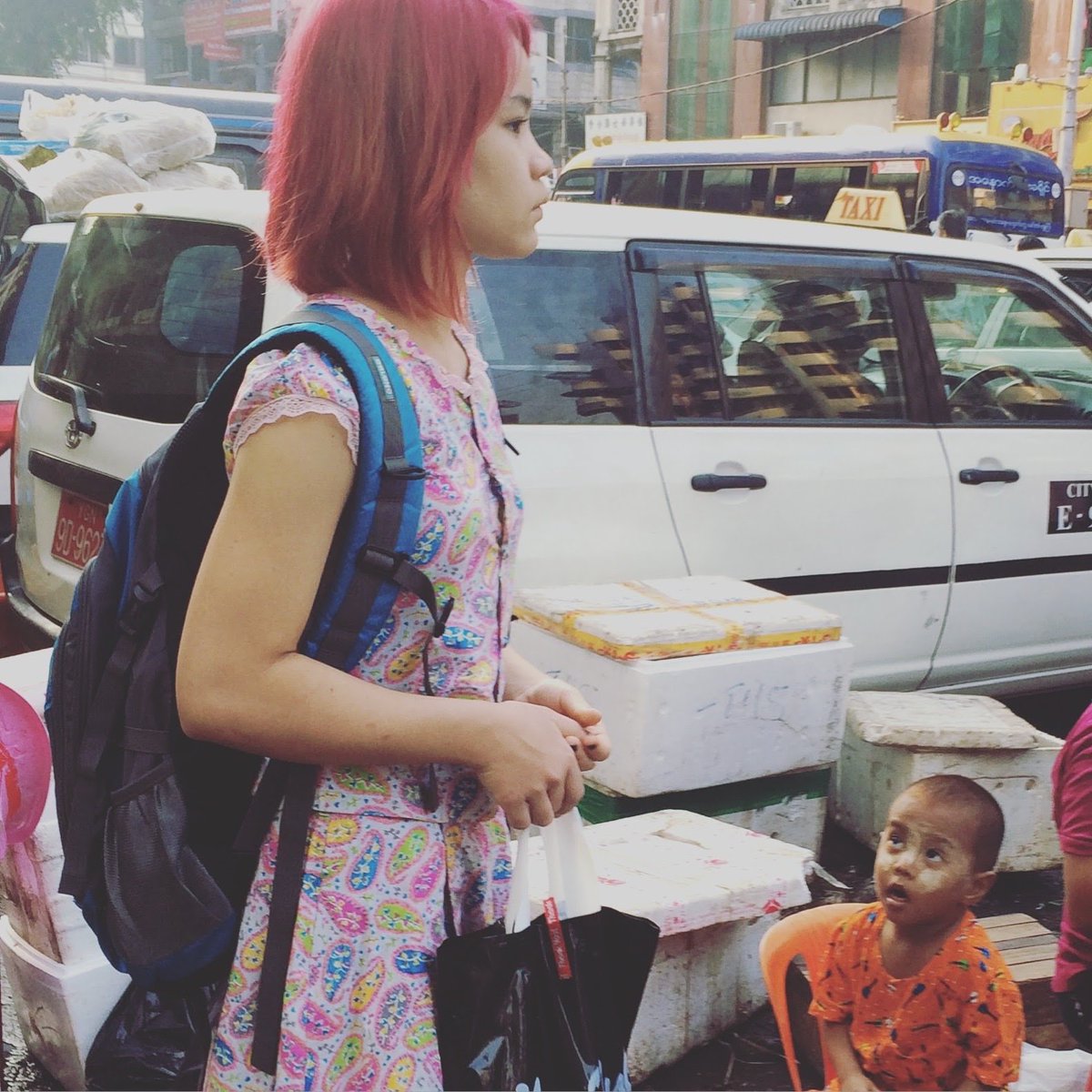 Shocking pink! Downtown #yangon, #burma.