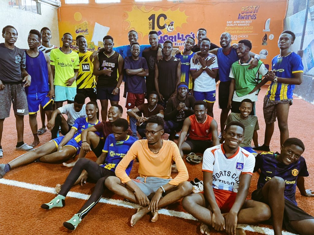 MavinNkalubo's tweet photo. Never use a friend to forget another. social networking is the cheapest way to become rich...#tweetwithme https://t.co/x7pvPpkOjD