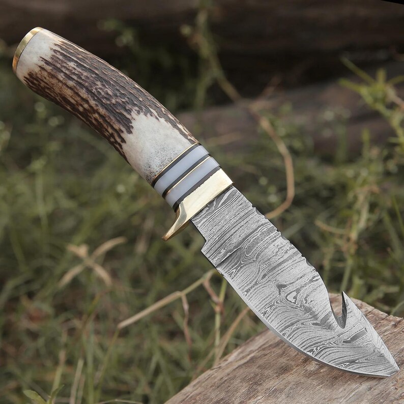 ShDamascus's tweet photo. Custom Handmade Damascus Steel Beautiful Hunting Knife For Sale
💠 If Anyone Want to Buy This Come into Inbox.
💠 It will come with Free leather Sheath .

#knife #knives #damascus #hunting #outdoor #outdoors #capming #USA https://t.co/6RWwTLihe4