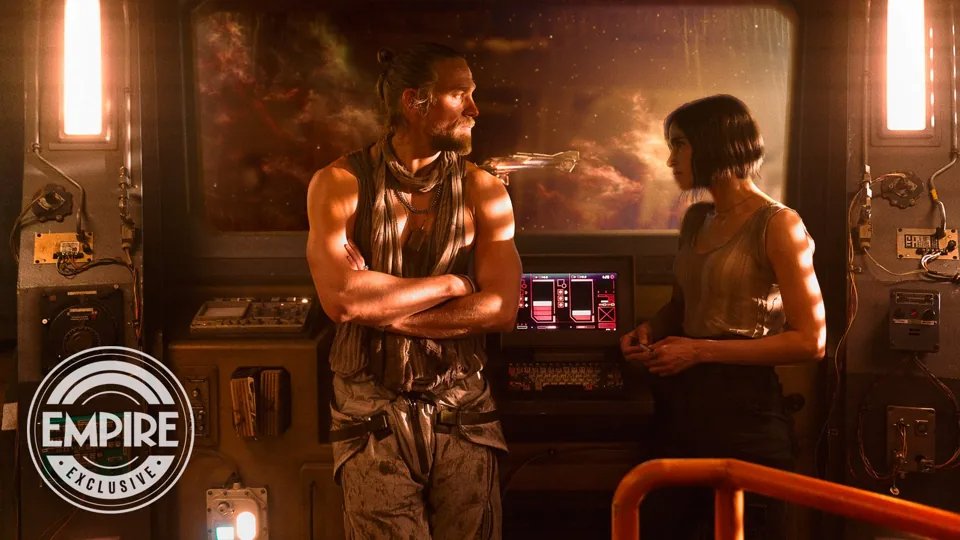 labatcuevashow's tweet photo. "Zack Snyder presenta su próxima película de ciencia ficción, Rebel Moon, con nuevas imágenes compartidas por Empire y Netflix. Aunque originalmente concebida como una película de Star Wars (recordad el NO de Lucasfilm hace 10 años cuando se le propuso hacer Rebel Moon) https://t.co/NvB48xq3p5