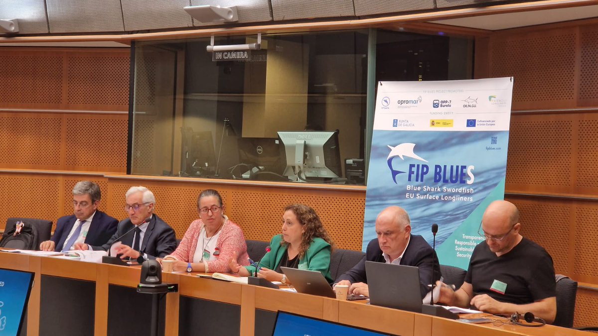 ORPAGU's tweet photo. 🔵 Nuestra gerente, Juana Parada, defiende la pesca sostenible de la tintorera en la presentación del proyecto @BluesFip en el Parlamento Europeo. Seguimos!
#FIPBlues #Pesca #UniónEuropea #ORPAGU https://t.co/Ni9VpXNfqb