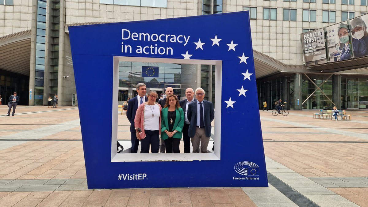 ORPAGU's tweet photo. 🔵 Nuestra gerente, Juana Parada, defiende la pesca sostenible de la tintorera en la presentación del proyecto @BluesFip en el Parlamento Europeo. Seguimos!
#FIPBlues #Pesca #UniónEuropea #ORPAGU https://t.co/Ni9VpXNfqb