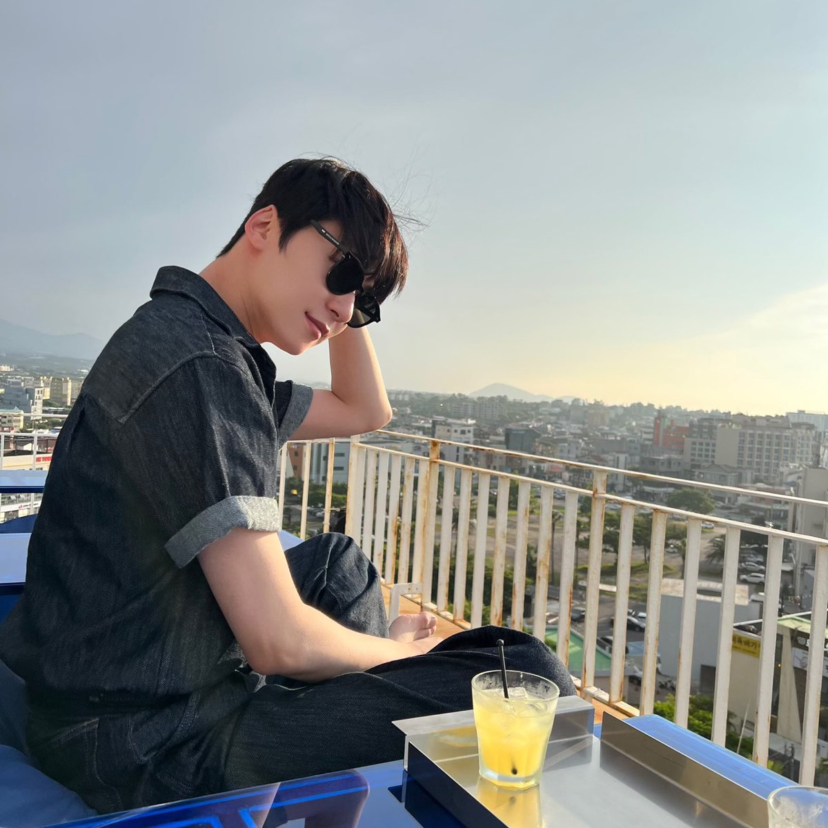 official_ONEUS's tweet photo. [#건희]
☀️☁️ https://t.co/JGkH3eAnFn