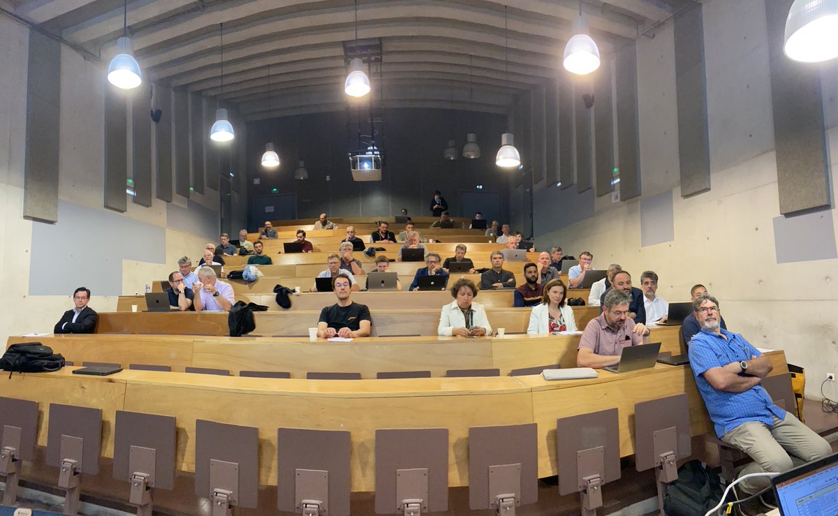 Début de la Journée des Réseaux d’Accès 2023 (JRA2023) organisée en commun par le ministère ⁦<a href="/sup_recherche/">Ministère Enseignement supérieur/Recherche/Espace</a>⁩ et ⁦<a href="/RENATER/">RENATER</a>⁩ Programme disponible sur indico.renater.fr/event/42 avec 13 présentations de RA régionaux ! 🙌