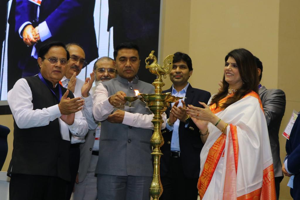 Immersed ourself in the enchantment of the lamp lighting ceremony, igniting anticipation for MedscapeIndia's prestigious 6th FitIndia Conclave. Empowering voices through the launch of the 'Girl Child Anthem.' Let the transformative journey begin #6thfitindia #MedscapeIndia