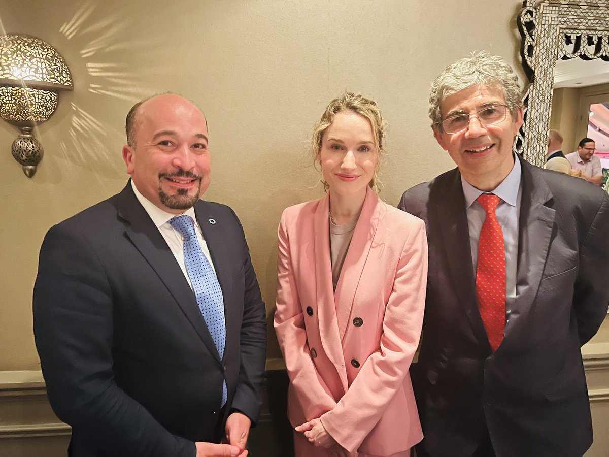 Dr Mohammad Alhadj Ali (@dralhadjali) on Twitter photo It was a great pleasure meeting with the war surgeon Prof David Nott and @eleanor_nott the CEO of <a href="/NottFoundation/">David Nott Foundation</a>. Over 12 years, David has done tremendous work in #Syria from operating under difficult circumstances to training medical staff in war zone environment.
#humanity It was a great pleasure meeting with the war surgeon Prof David Nott and @eleanor_nott the CEO of <a href="/NottFoundation/">David Nott Foundation</a>. Over 12 years, David has done tremendous work in #Syria from operating under difficult circumstances to training medical staff in war zone environment.
#humanity