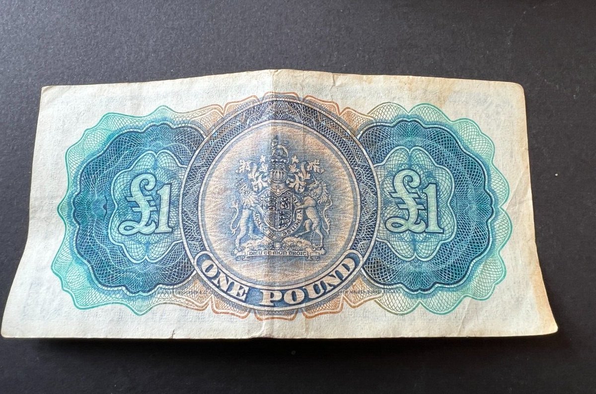 CavalierCoins's tweet image. This is a really nice, rare, one pound note from Bermuda. A colourful and interesting note! Very rare!

Bermuda 1966 £1 Elizabeth II Super Rare note LOT: 0907-472

Live on ebay now ➡️ebay.co.uk/itm/3050015360…

#Numismatics #Bermuda #RareBanknote #Money