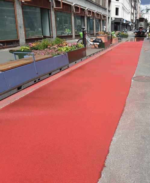 NCCnorge's tweet photo. Nylagt rød asfalt  i Rosenkarntz gate i @Oslokommune 
Snart klart for syklister 🚲

#nccnorge #asfalt #sykkel #sykkevei @Syklistenes https://t.co/lck5UtCkOL