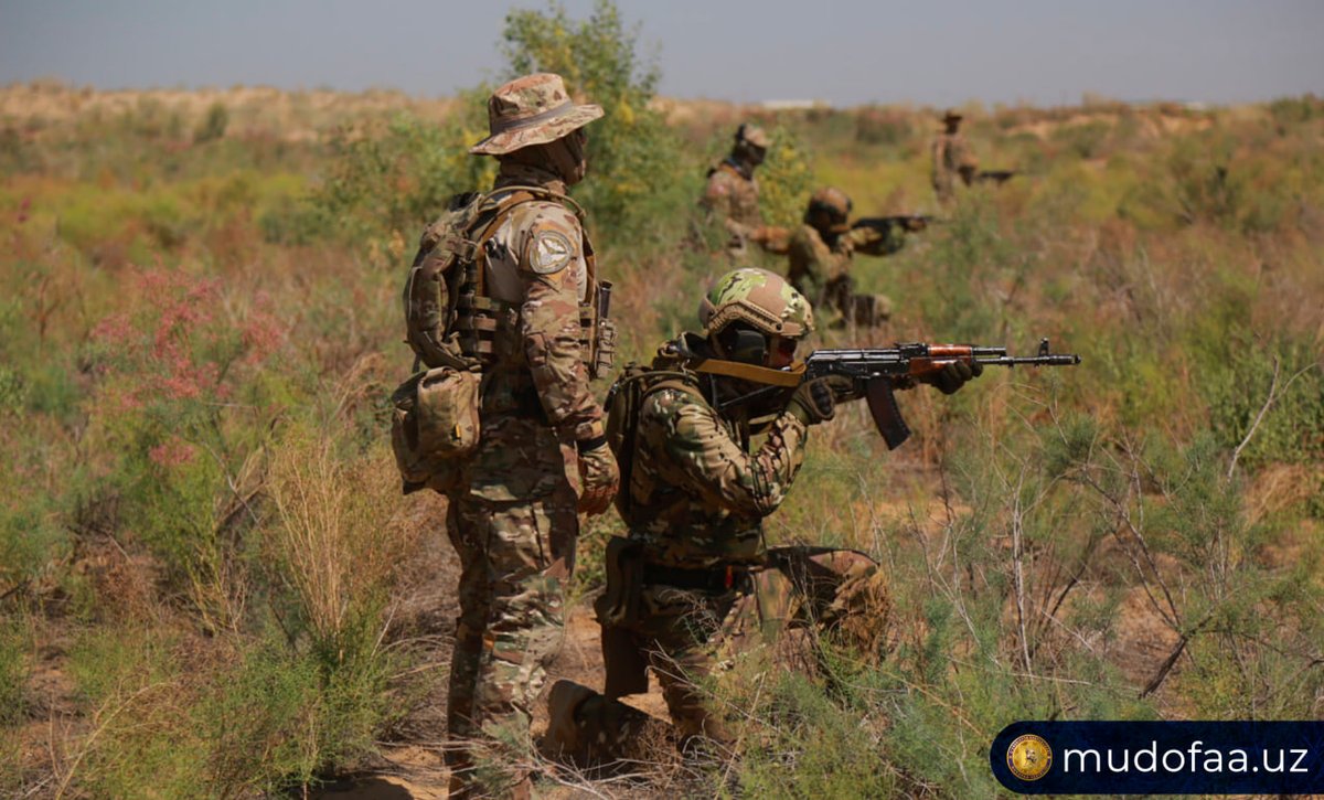 UzbekistanArmy's tweet photo. #UzArmy #JointTraining #Kazakhstan #Uzbekistan #Mudofaa #Defense #CombatTraining   

Qozogʻistonlik harbiy mutaxassislar Oʻzbekistondagi oʻquv markazida tajriba almashdi.  

Military specialists of Kazakhstan exchanged experience at the training center in Uzbekistan. https://t.co/SdnhAG2D5o