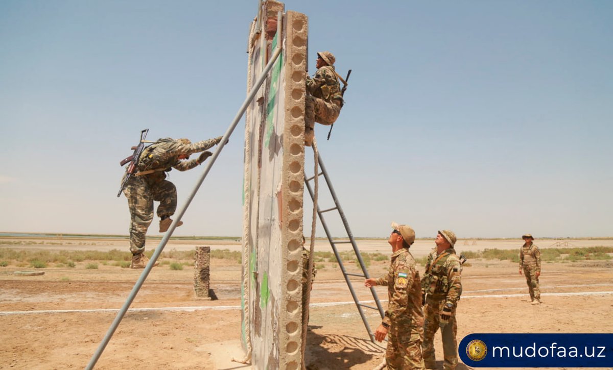UzbekistanArmy's tweet photo. #UzArmy #JointTraining #Kazakhstan #Uzbekistan #Mudofaa #Defense #CombatTraining   

Qozogʻistonlik harbiy mutaxassislar Oʻzbekistondagi oʻquv markazida tajriba almashdi.  

Military specialists of Kazakhstan exchanged experience at the training center in Uzbekistan. https://t.co/SdnhAG2D5o