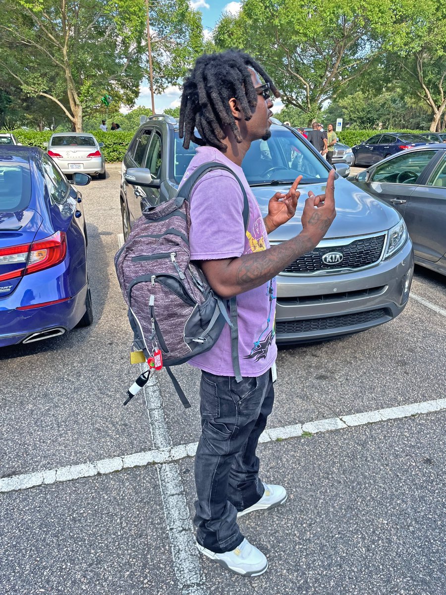BalvinFrmDaBlok's tweet photo. Y'all don't show me love anyway.. So Ima post this here first 🏚️🌟 https://t.co/PLYi6cqqAV
