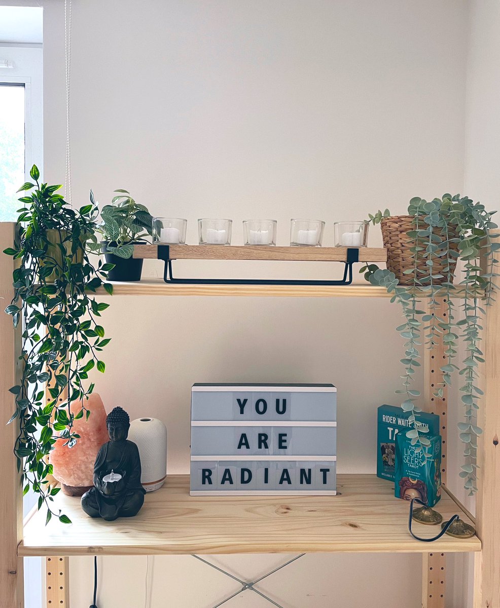 DrJessicaRowley's tweet photo. A little reminder for you from me this morning ✨💫🫶🏻

Making a commitment to setting positive intentions at the beginning of my day (other than “I will finish this report” 🤭)

Todays is: I invite joy and creativity into everything I do 🌈 https://t.co/gpDzSTZRKD