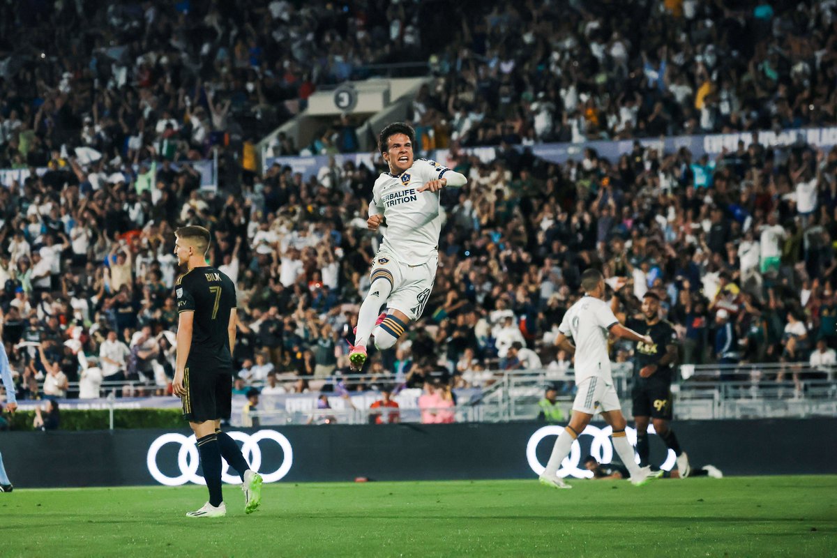 GemScouting's tweet image. 🇪🇸 Riqui Puig (23 | CM) tonight in 2-1 win vs LAFC:

- 1 Goal
- 1 Assist
- 4 Chances created
- 10/10 Successful dribbles 
- 16/20 Ground duels won 
- 9 Passes into final 1/3

💎Still an unreal talent post Barca. Covered the whole pitch, completely untouchable with the ball.