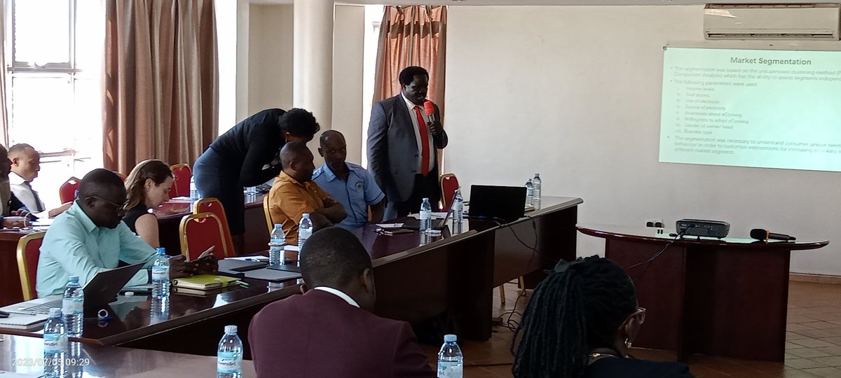 CIRCODU1's tweet photo. @CIRCODU1 in a Stakeholders Consultation Workshop of the finding from the National eCooking Baseline Study and Strategy. Team leader Prof. Samuel Baker Kucel presenting the field findings on eCooking perceptions in Uganda, the barriers, opportunities and recommendations. https://t.co/34YJepWJh6