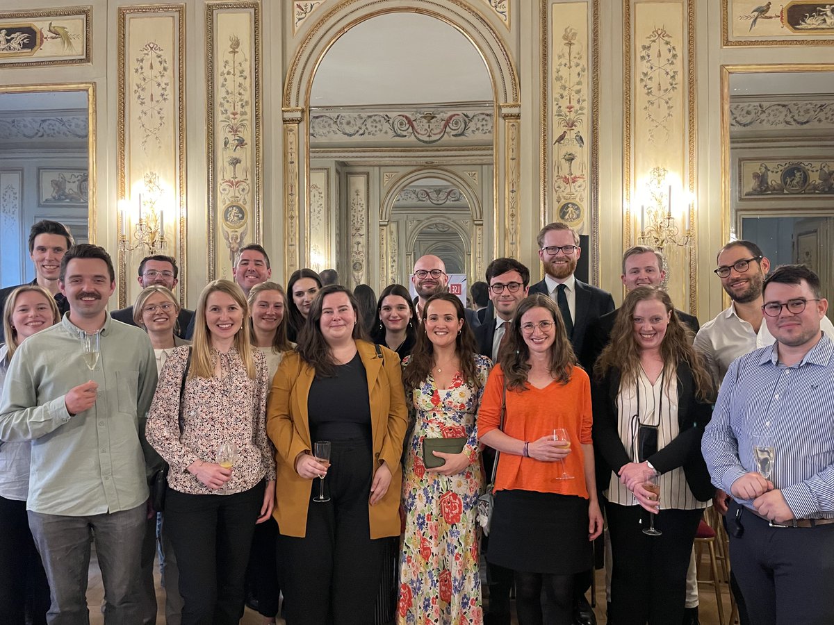 UKMisBrussels's tweet photo. Wonderful to have the British Young Professionals in 📍Brussels and @LSEAAB join us last night for our event - 'Leadership in the Face of 🌍Global Challenges'. 

Fantastic evening full of inspiring &amp; creative stories of individual and collective action and leadership! https://t.co/Wbg3bv9vra