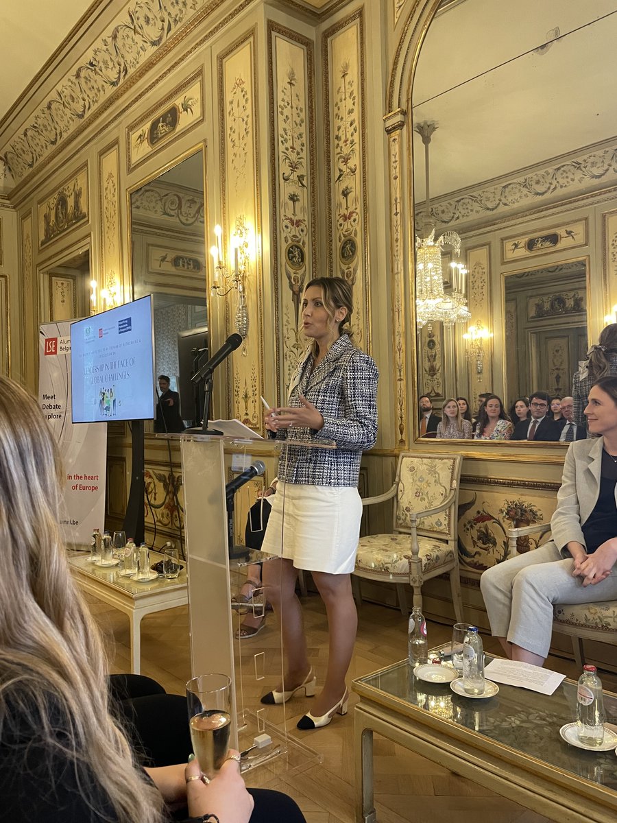 UKMisBrussels's tweet photo. Wonderful to have the British Young Professionals in 📍Brussels and @LSEAAB join us last night for our event - 'Leadership in the Face of 🌍Global Challenges'. 

Fantastic evening full of inspiring &amp; creative stories of individual and collective action and leadership! https://t.co/Wbg3bv9vra