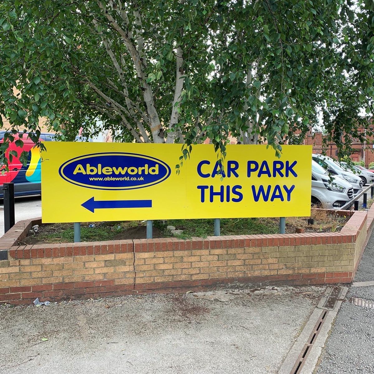 New @AbleworldUK in Burton-Upon-Trent 🤩🙌🏻 The new fascia signage was installed as a 2 faced flex-face solution, offering a consistent and seamless finish to what was a total length of 18 meters!! 😍 📞 01635 550022 📧 sales@kremersigns.co.uk