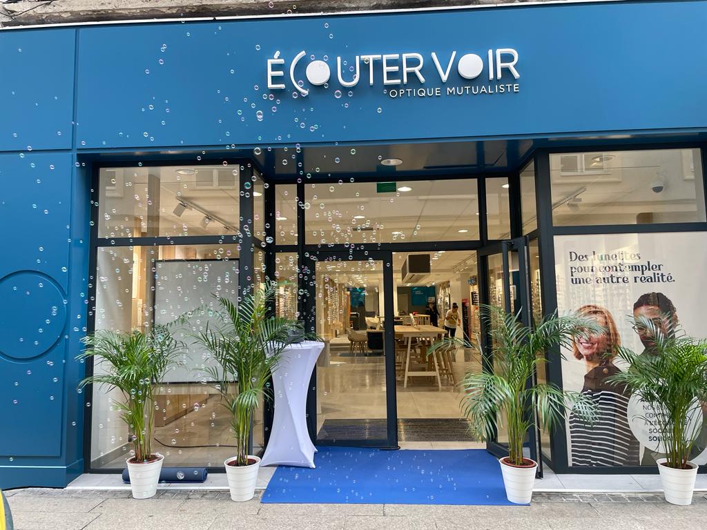 AesioSante's tweet image. Le nouveau magasin @EcouterVoir Optique Mutualiste @AesioSante ouvre ses portes à Saint-Etienne.
Plus spacieux et plus moderne, le nouvel espace permet de mettre en place un concept centré sur une nouvelle expérience client, dans un environnement plus convivial et chaleureux.