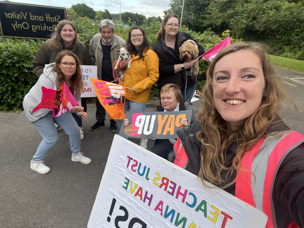 Miss Gladwin tweet media