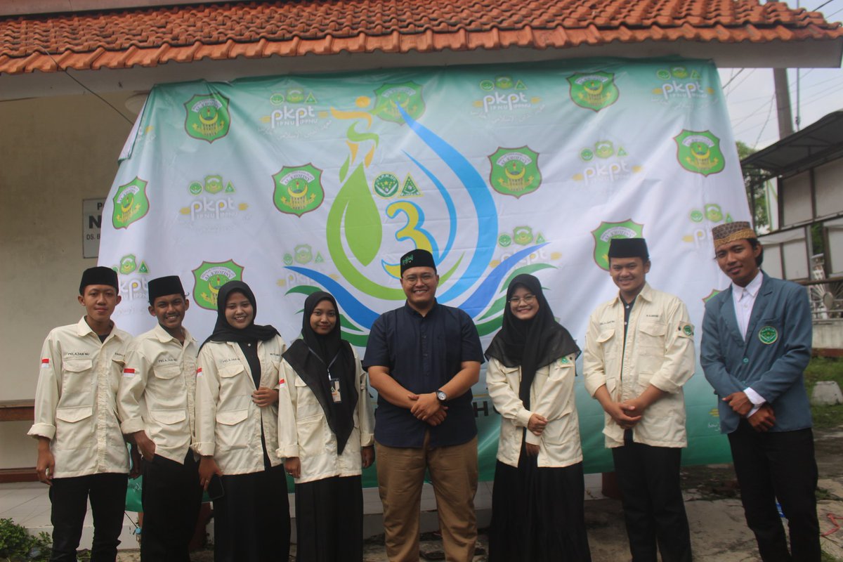 MochShofiyuddin's tweet photo. Ikutlah Makesta, 
Dari sinilah teman akan bertambah
Hidup resah akan menjadi berubah
Yakin, Allah membuat hidupmu akan lebih bermakna
#ipnu #ippnu https://t.co/QSY4ecCPQr