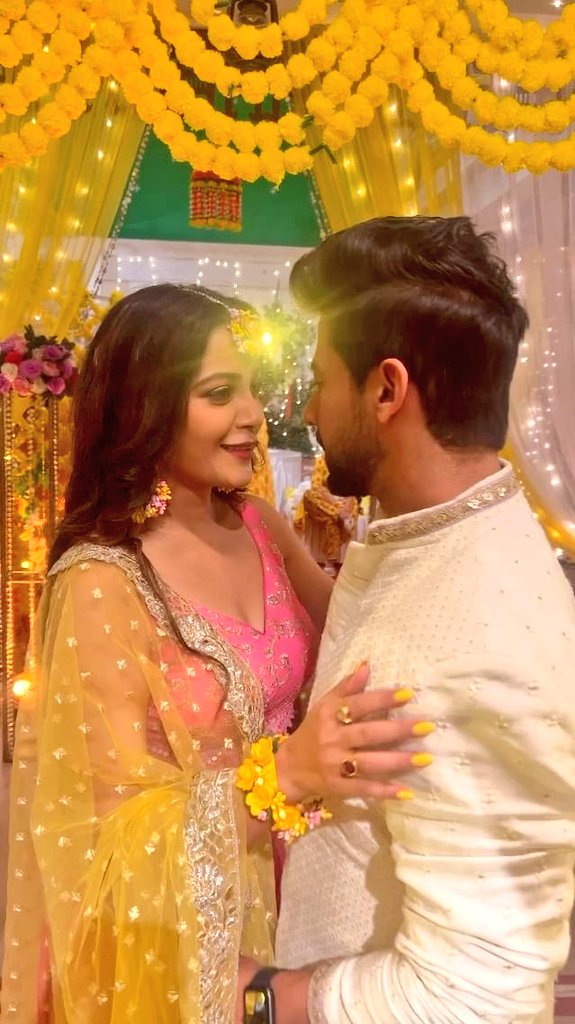 Just them 🫶🤌❤

#Amveer #KaveriPriyam #ParasArora