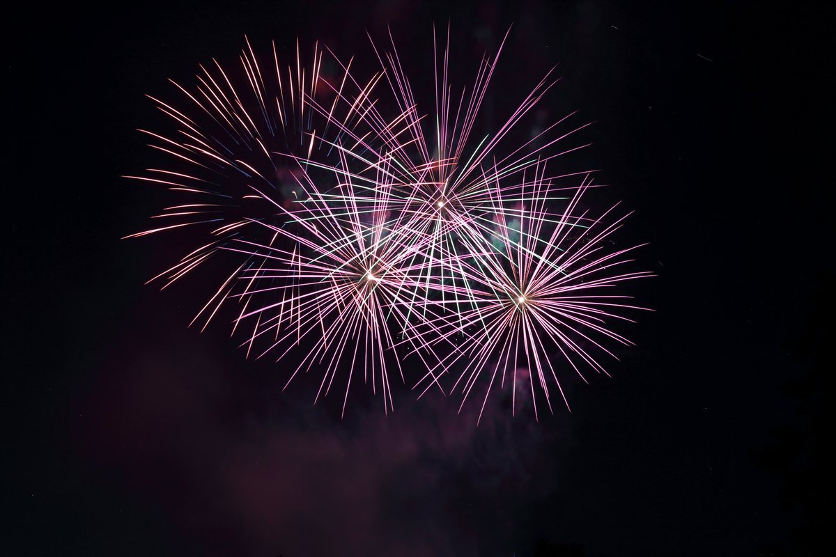niranj_'s tweet photo. Happy 4th 🎉🇺🇸

Fireworks at Bellevue downtown park

#SeattleFireworks @ShannonODKOMO  @KING5Seattle @komonews @KIRO7Seattle @Q13FOX  @yourtake @USATODAY #FourthofJuly2023 https://t.co/FFH7piaMsl
