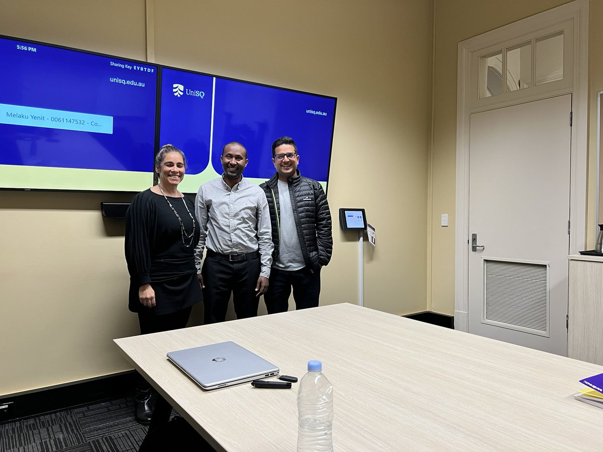 Our PhD student Melaku Yenit going through his CoC conference and nailing it. Congratulations! The PhD project will help build community health workers capacity in NCD health promotion in Ethiopia @Tracy_K_A #proudsupervisors @unisqaus