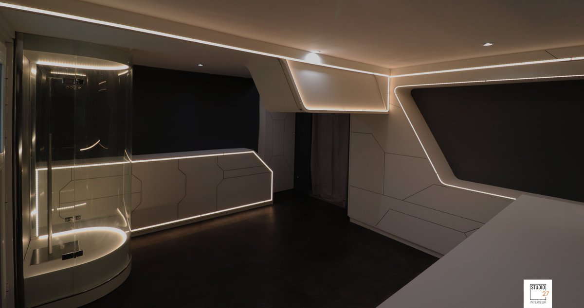 Découvres-en plus sur le studio futuriste de #Gotaga !🚀
👉studio27interieur.fr/projets/studio… 👈

#YouTuber #streamers #twitch