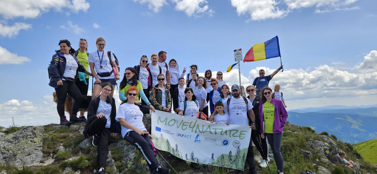 AjsptSuceava's tweet photo. Cel de-al doilea eveniment din cadrul proiectului Erasmus + Sport Move4Nature 
Sâmbăta 1 iulie, 25 de participanți și-au luat rucsacul în spate și au urcat pe frumosul Vârf Giumalău.
@Move4Nature @MojcaMarkovic  @EngsoYouth https://t.co/zuEQED3b3j