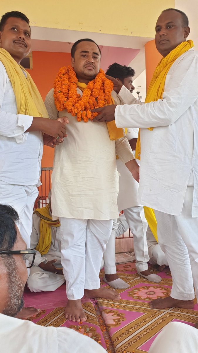 JAVEDANSARI_JAM's tweet image. राष्ट्रीय अध्य्क्ष श्री @oprajbhar की के आदेशानुसार जनपद बलिया की समीक्षा बैठक में उपस्थित ..
जिसमे मुख्यअतिथि पूर्व राज्यमंत्री सुभासपा के प्रमुख राष्ट्रीय महासचिव श्री अरविन्द राजभर @arvindrajbhar07 सर..

आप सभी का अपना सदैव संघर्षो का साथी/बेटा.
जावेद अंसारी जाम
प्रदेशमहासचिव