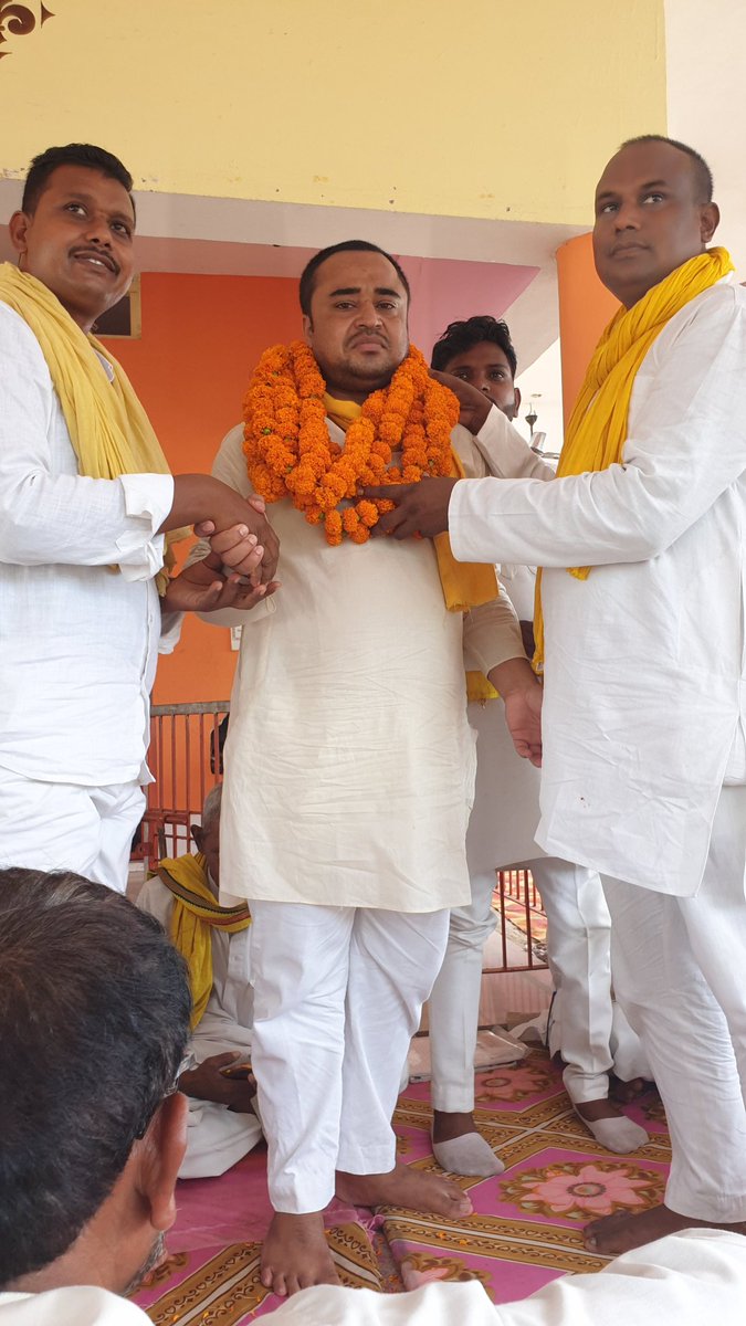 JAVEDANSARI_JAM's tweet image. राष्ट्रीय अध्य्क्ष श्री @oprajbhar की के आदेशानुसार जनपद बलिया की समीक्षा बैठक में उपस्थित ..
जिसमे मुख्यअतिथि पूर्व राज्यमंत्री सुभासपा के प्रमुख राष्ट्रीय महासचिव श्री अरविन्द राजभर @arvindrajbhar07 सर..

आप सभी का अपना सदैव संघर्षो का साथी/बेटा.
जावेद अंसारी जाम
प्रदेशमहासचिव