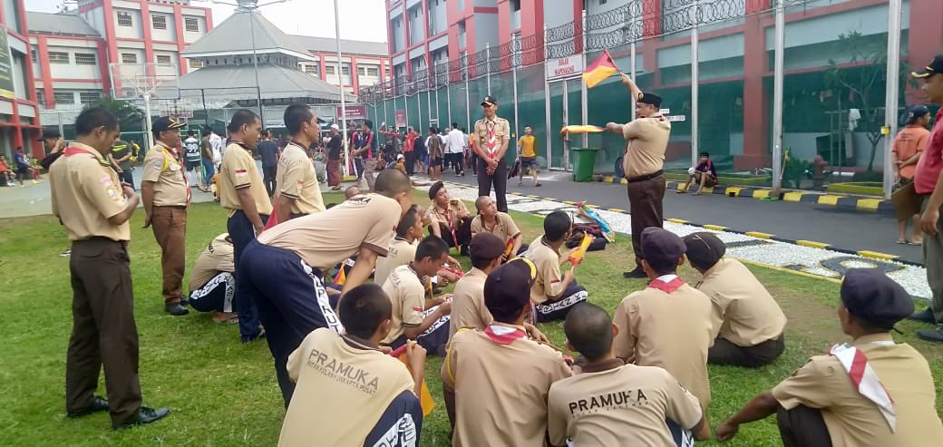 Mantap! 35 Warga Binaan Rutan Salemba Rutin Latihan Pramuka

pramukajakarta.id/detail/jakarta…

#pramukaindonesia #pramukajakarta #urbanscouting #setiappramukadalahpewarta #kolaborasi #DKIJAKARTA #WargaBinaan #RutanSalemba #LatihanPramuka